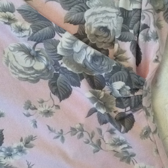 $10 ❌ SEND OFFER ❌ 🖤 Talbots Faux Wrap Blouse - Picture 6 of 6